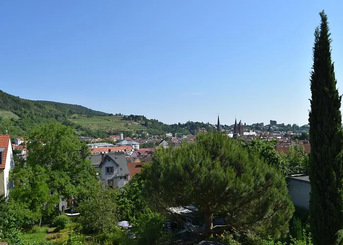 Ruth Neustadt an der Weinstraße