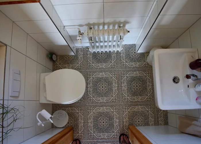 Ruth Нойштадт-ан-дер-Вайнштрасе